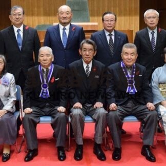 太田、濱木氏の受賞祝福、市民貢献賞授賞式(2022-10-12)