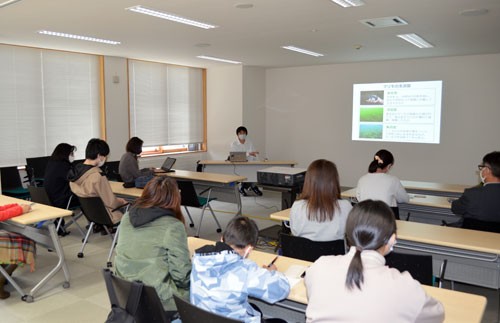 マリモ　講演、観察で知識深め　阿寒湖温泉で祭り始まる(2022-10-09)