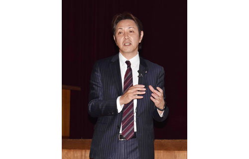 釧路北ロータリーク、釧商業で進路支援講演(2022-10-23)