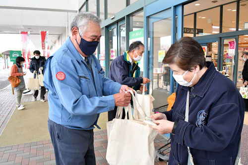 不法投棄はやめよう! イオン昭和で街頭啓発(2022-10-25)