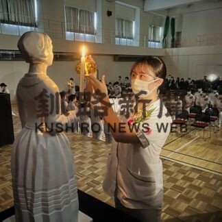 看護師を目指す決意新た　臨床実習前に「宣誓式」孝仁会看護専門学校(2022-10-13)