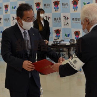 標茶町長再選の佐藤氏に聞く　２期目、ギア上げて対応_1(2022-10-04)