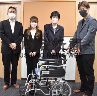 高機能車椅子役立てて　朝日生命がいっ歩に寄贈(2022-10-02)