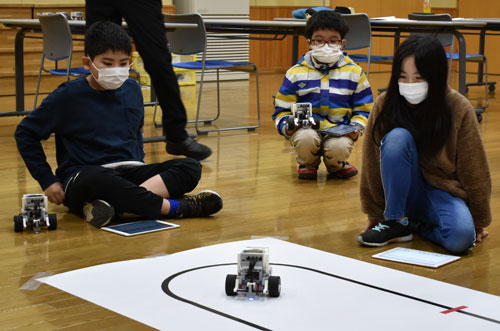 プログラミングでロボット動いた!(2022-11-05)