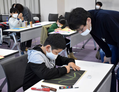 好みのパンツデザイン 絵本作家シゲリさんワークショップ(2022-11-05)