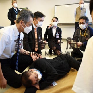 急患の初動対応確認　釧路空港で初講習(2022-11-19)