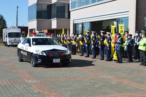 交通事故撲滅へ決意 釧路署など合同出動式(2022-11-12)