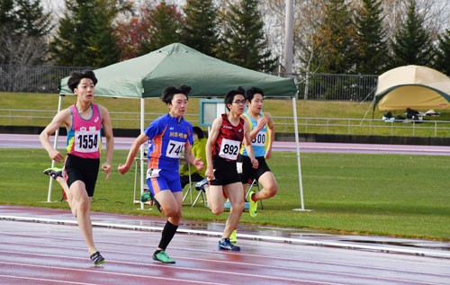 今季最終戦、選手ら疾走 陸上秋季記録会(2022-11-06)