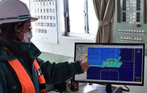 釧路港でICT施工 作業省力化、正確性も向上_1(2022-11-10)