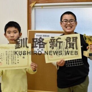 伊東さん（共栄中１年）釧根地区囲碁名人位連覇(2022-11-15)