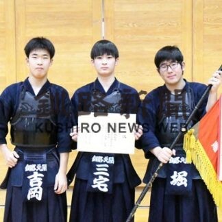 釧路Ａ（市町村対抗）、釧北陽（高校男子）連覇　剣道・東北海道市町村対抗大会_1(2022-11-08)