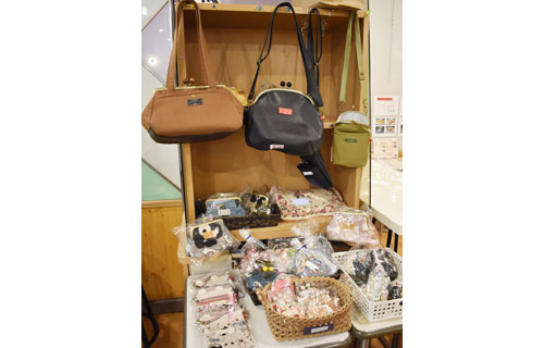 手づくりバッグ、リーズナブルに Mom`sそーいんぐ(2022-11-16)