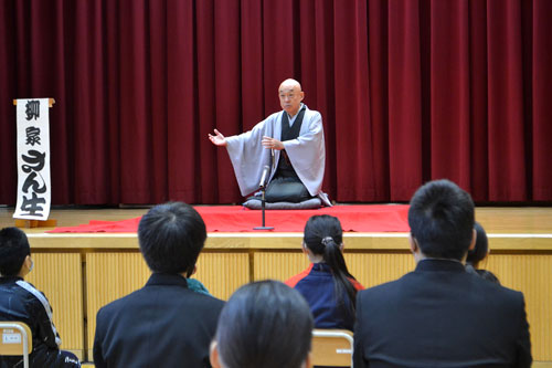 落語に興味津々 白糠で文化芸術鑑賞会(2022-11-19)