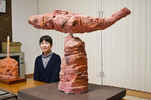 石橋さん彫塑、自由美術展4回目の佳作(2022-11-15)