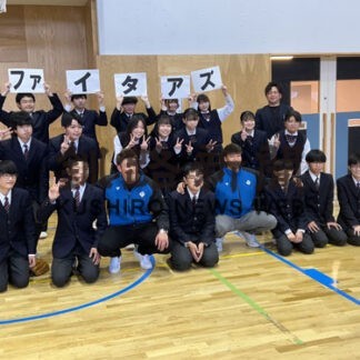 吉田、井口投手来町、学校や道の駅で交流　日ハム白糠町応援大使(2022-11-27)