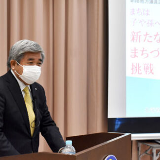 子育て支援の内容 管内議員に説明　棚野白糠町長が講演(2022-11-20)