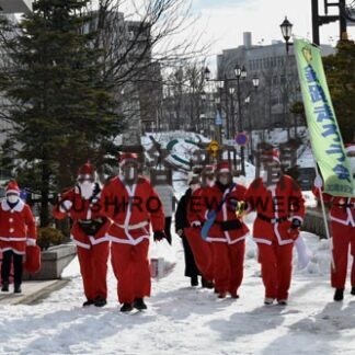 サンタ北大通り駆ける　走ろう会「話題になれば」(2022-12-26)