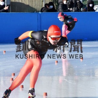 前田（白樺学園３年―中標津広陵）３０００優勝　スピード全道高校(2022-12-17)