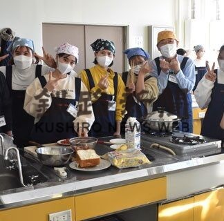 ベトナム人女性と料理で交流　鳥取８丁目町内会が教室(2022-12-21)