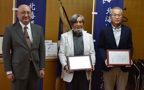 学校保健振興に尽力 行木さん、佐藤さん道功労表彰(2022-12-07)