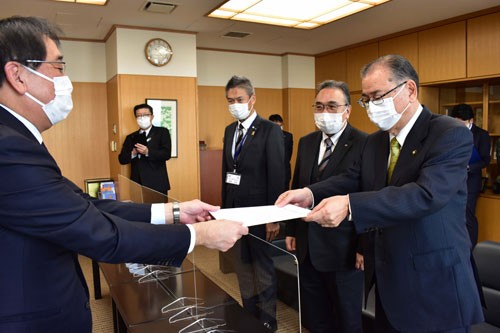 資金融資円滑化を要請 根室市など燃油や原材料高騰で(2022-12-08)