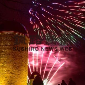 冬花火､家族連れら楽しむ(2022-12-26)