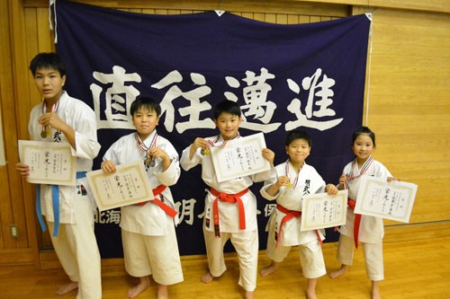 北海道松濤明武会が好成績 全国空手道、学年別で活躍(2022-12-04)