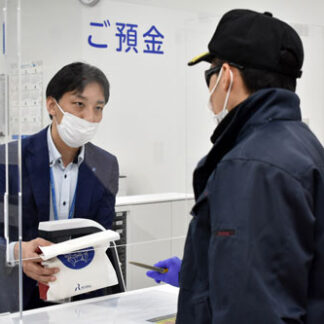 強盗への対応確認　労金中標津支店で訓練(2022-12-10)