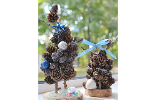 松ぼっくりでツリー作ろう 11日に工作講座(2022-12-03)