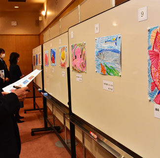 おさかな大賞根室こども絵画　最優秀賞に岡田莉々子ちゃん_2(2022-12-10)