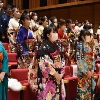 一足早く〝２０歳〟の誓い　別海で成人式、責任自覚(2022-12-26)