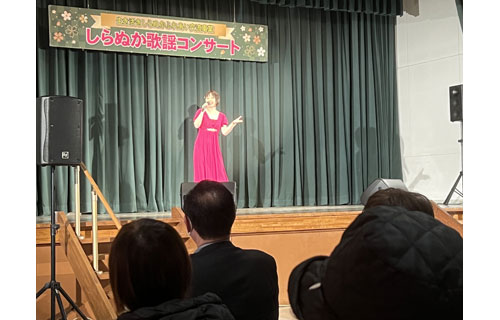 喜多島さんら熱唱、町民魅了 しらぬか歌謡コンサート(2022-12-10)