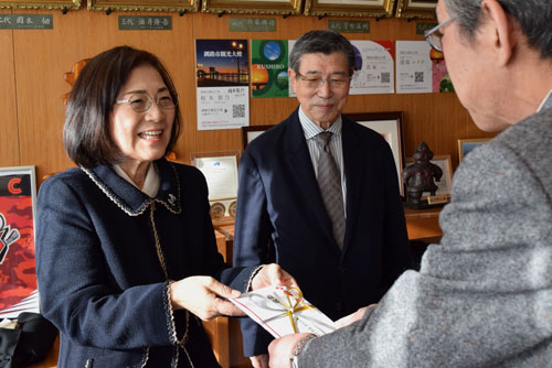 子育てや防災対策に市に2000万円寄付 昭和冷凍プラント(2022-12-03)