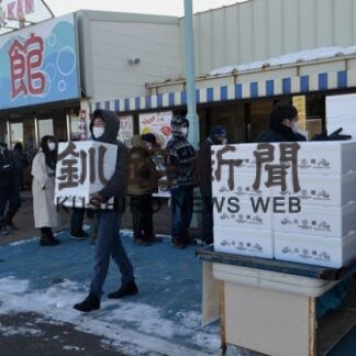 初売りに長蛇の列　道の駅しらぬか恋問(2023-01-04)