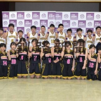 全道大会での健闘誓う　ミニバスケ・富原シューティングスターズ、役場訪問(2023-01-08)