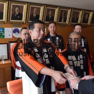 はしご乗り威勢良く　釧路若鳶会_1(2023-01-05)