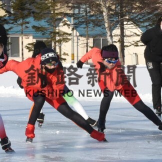 スケートの基本姿勢など元五輪選手が指導(2023-01-18)