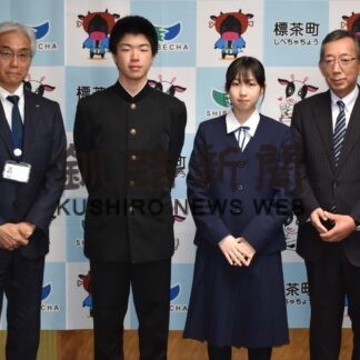 全国スケート活躍誓う　虹別中・笛木さん、加藤さん　(2023-02-01)