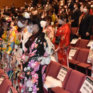 「伝統と文化を継承」　根室・２０歳のつどい(2023-01-09)