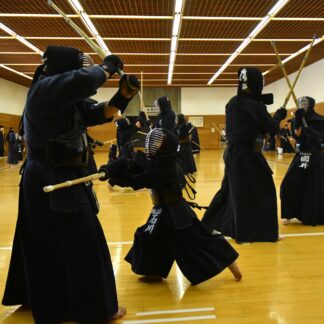 剣道への精進誓う　連盟が初稽古と鏡開き(2023-01-09)