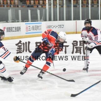 垣根越えて宿敵と共闘　アイスホッケーＵ―１２、Ｕ―１６オールスター(2023-01-16)