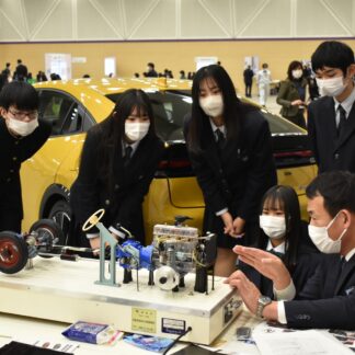 釧路の企業、魅力知って　就活前の高校生向け発見フェア(2023-01-24)