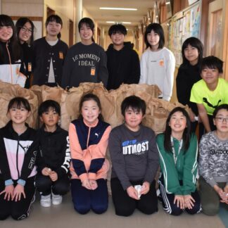 車椅子購入に活用して　共栄小が社協にキャップ寄贈(2023-02-05)