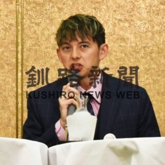 「父親の介護、職員に感謝」ハリー杉山さん講演(2023-02-20)