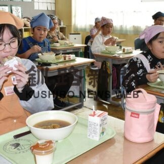霧高生考案おにぎり、プリン「おいしい」　児童生徒、給食に舌鼓　(2023-02-18)