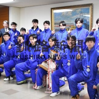 景雲中 全国アイホ制覇を報告　蝦名大也市長を表敬(2023-02-15)