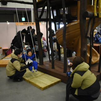 地場工業展示会で企業の技術紹介(2023-02-05)