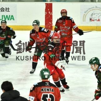 氷上練習で夢の時間　ふるさと納税体験型返礼でクレインズ選手指導(2023-02-21)