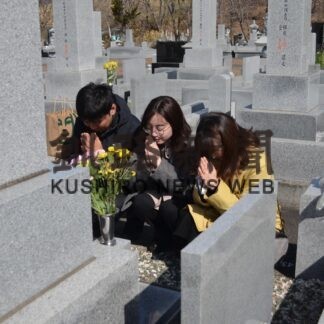 先祖に思いはせ　春の彼岸墓参り(2023-03-22)