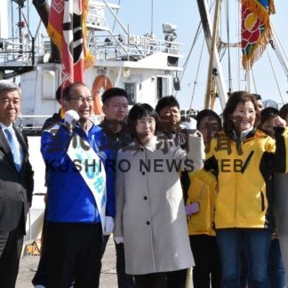 選挙フラッシュ　高橋氏、駆け付け　自民・桐木氏　(2023-04-04)